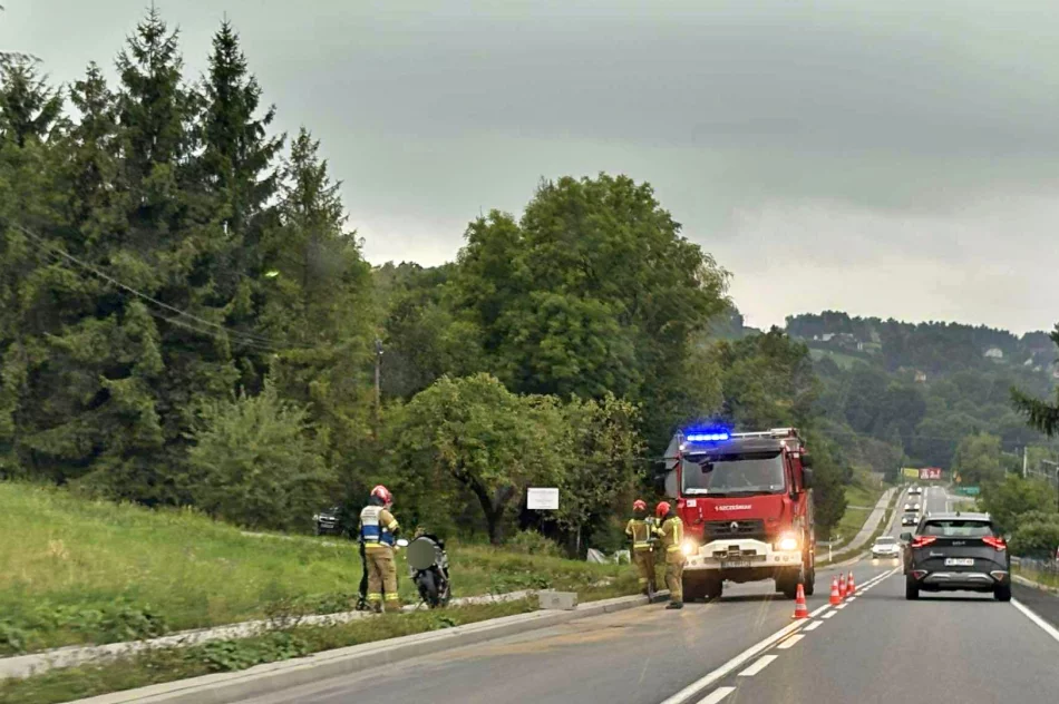 Motocyklista wywrócił się na krajowej "28" - zdjęcie 6