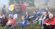 Turyści i “odkrywcy” spotkali się na mglistej Mogielicy (ZDJĘCIA) - zdjęcie 5
