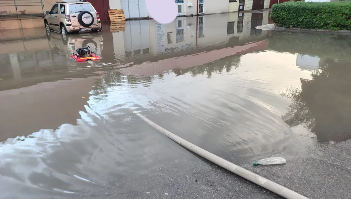 Skutki wczorajszej nawałnicy w Tymbarku (fot. OSP Tymbark)