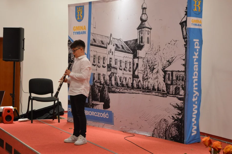 Wręczono stypendia motywacyjne dla uczniów - zdjęcie 4