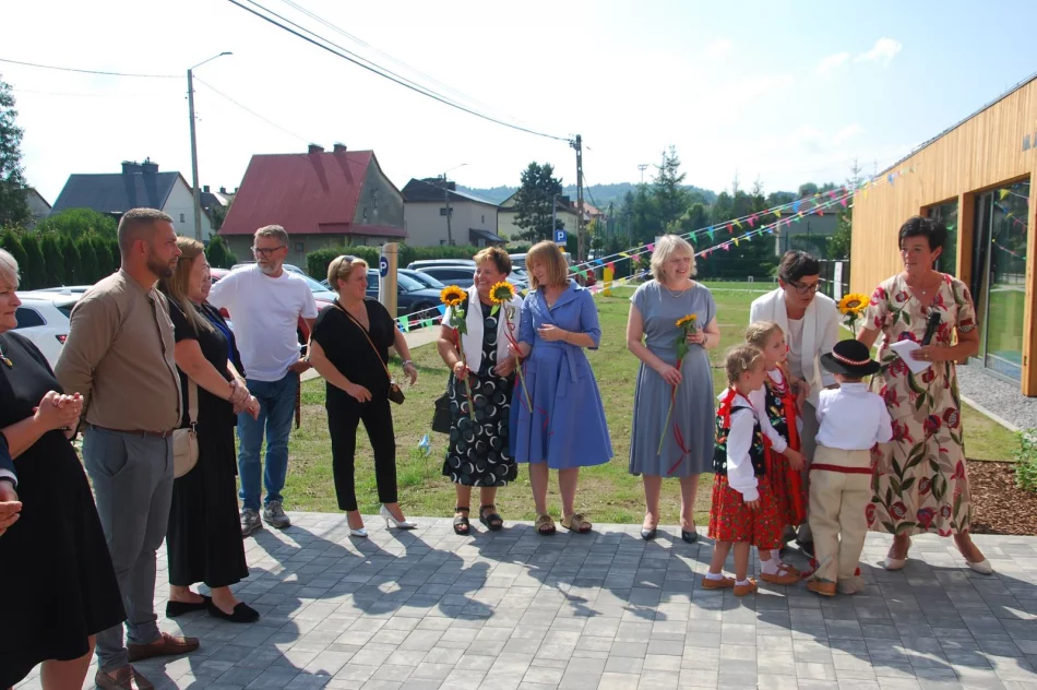 Nowy budynek przedszkola i żłobka otwarty (ZDJĘCIA) - zdjęcie 13