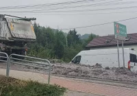 Tony urobku z tunelu na drodze - dwa razy jednego dnia... z tej samej ciężarówki - zdjęcie główne