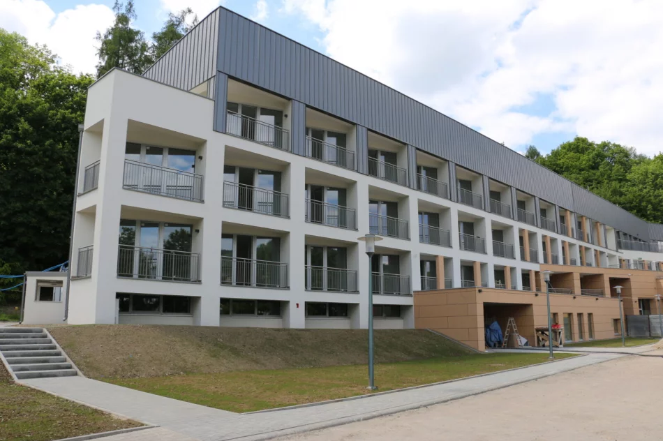 Modernizacja dawnego hotelu (ZDJĘCIA) - zdjęcie 4