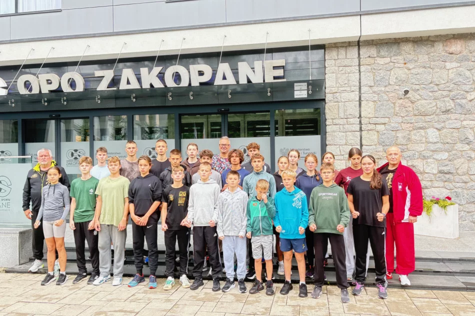 Zawodnicy ARS Limanowa – JONIEC TEAM na Zgrupowaniu Młodzieżowej Kadry Karate Kyokushin MOZK - zdjęcie 8