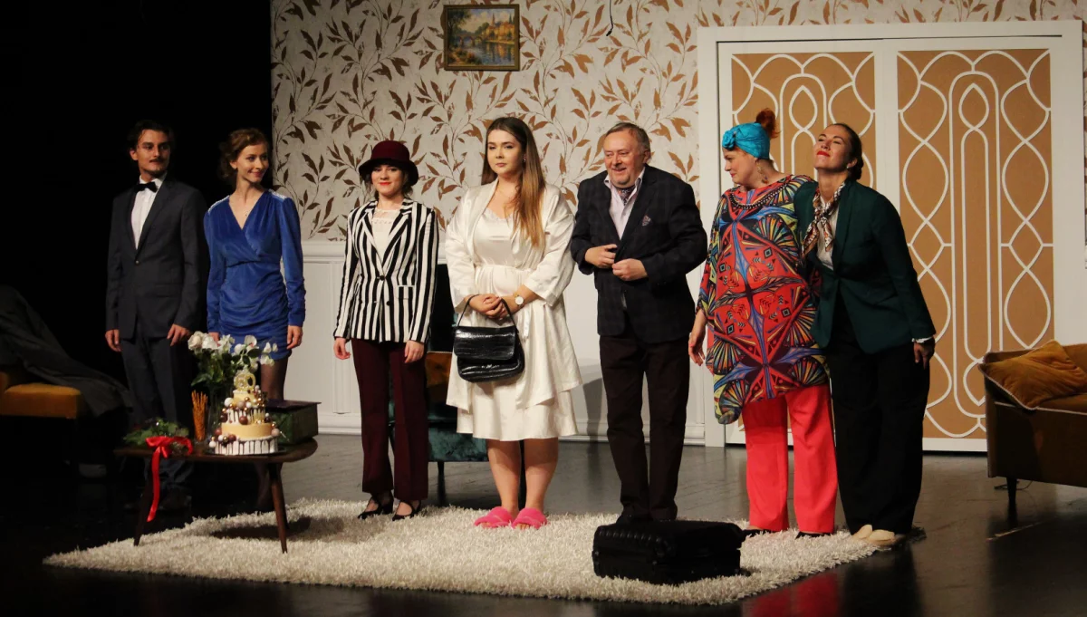 „Czarujący łajdak” – wielka premiera i jubileusz Teatru „Co się stało?!”
