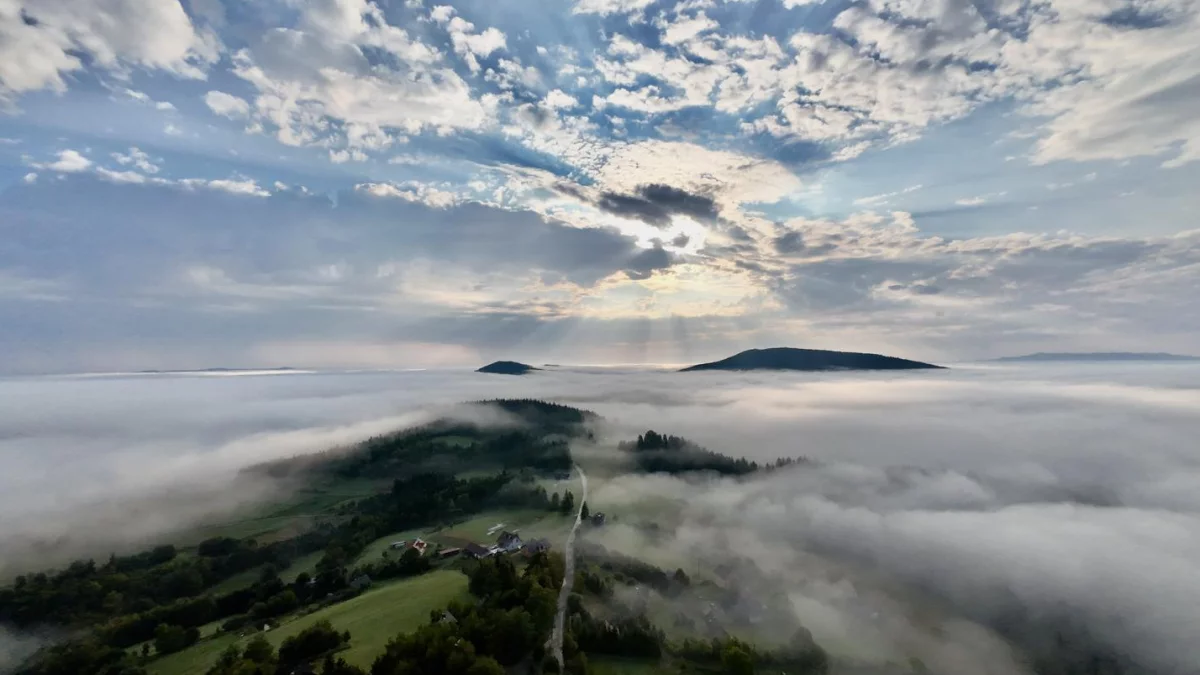 Ostrzeżenie przed gęstą mgłą i szadzią