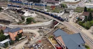 Modernizacja linii kolejowej 104. Pierwszy pociąg w Nowym Sączu, kolejne utrudnienia dla kierowców - zdjęcie 2