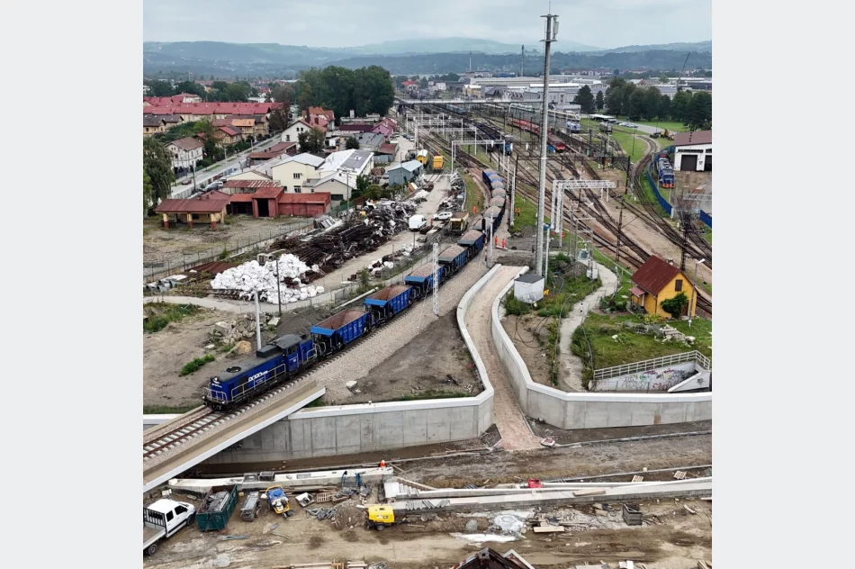 Modernizacja linii kolejowej 104. Pierwszy pociąg w Nowym Sączu, kolejne utrudnienia dla kierowców - zdjęcie 4