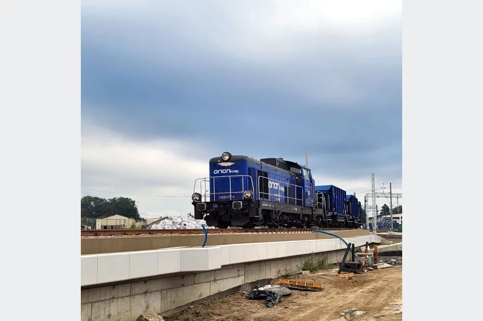 Modernizacja linii kolejowej 104. Pierwszy pociąg w Nowym Sączu, kolejne utrudnienia dla kierowców - zdjęcie 5