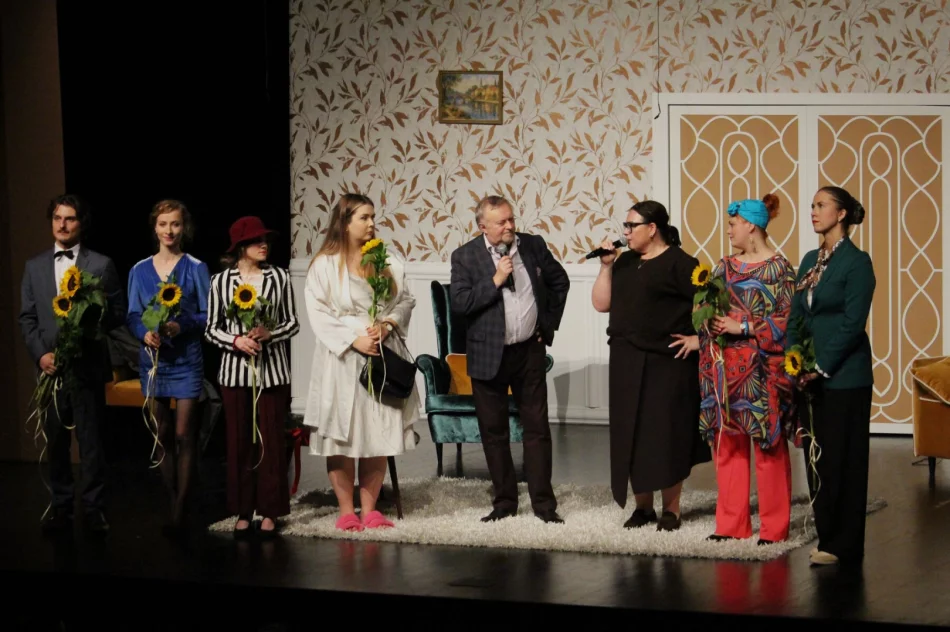 Premiera „Czarującego łajdaka” i jubileusz teatru (ZDJĘCIA) - zdjęcie 2