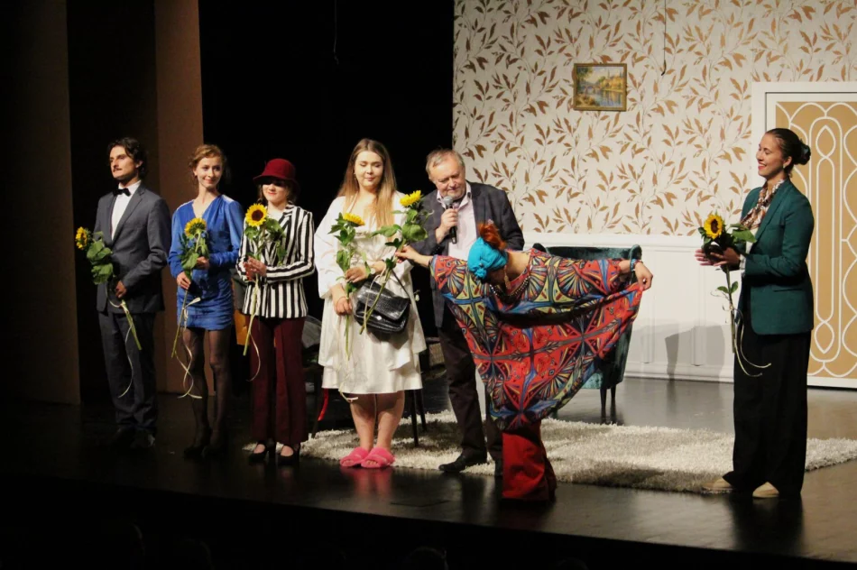 Premiera „Czarującego łajdaka” i jubileusz teatru (ZDJĘCIA) - zdjęcie 10