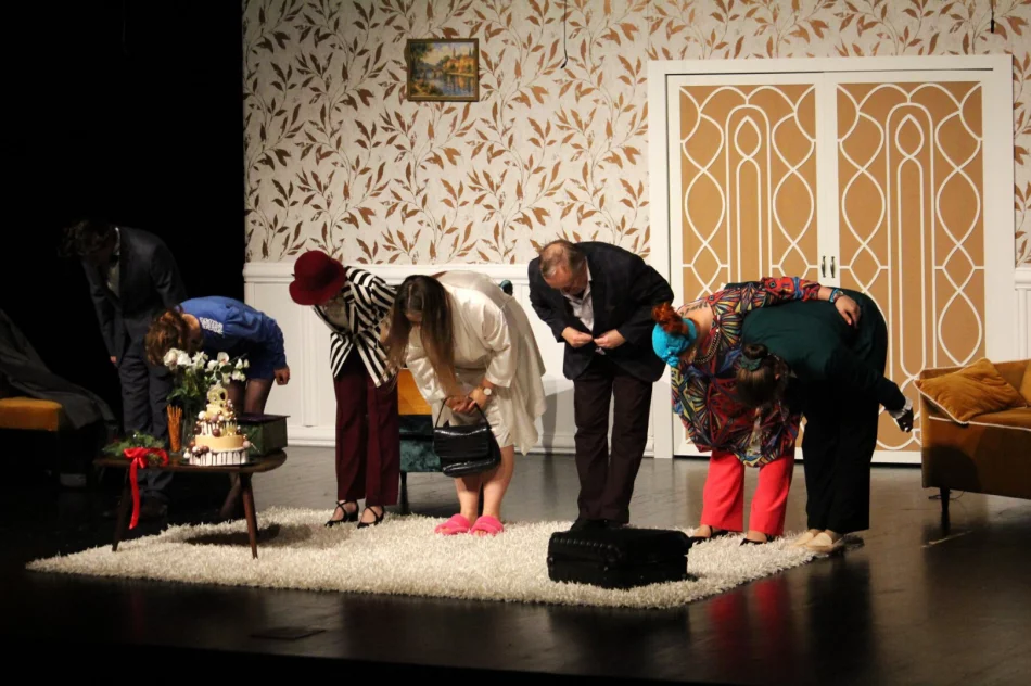 Premiera „Czarującego łajdaka” i jubileusz teatru (ZDJĘCIA) - zdjęcie 12