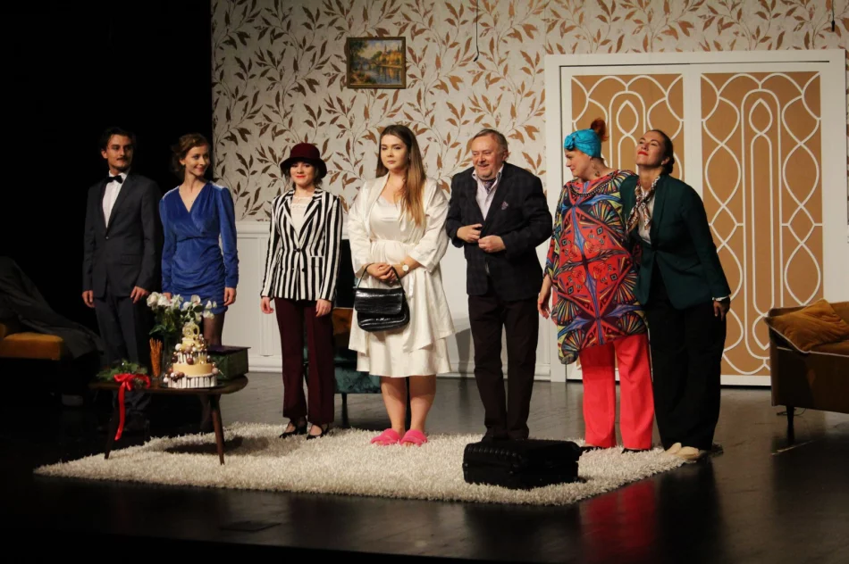 Premiera „Czarującego łajdaka” i jubileusz teatru (ZDJĘCIA) - zdjęcie 13