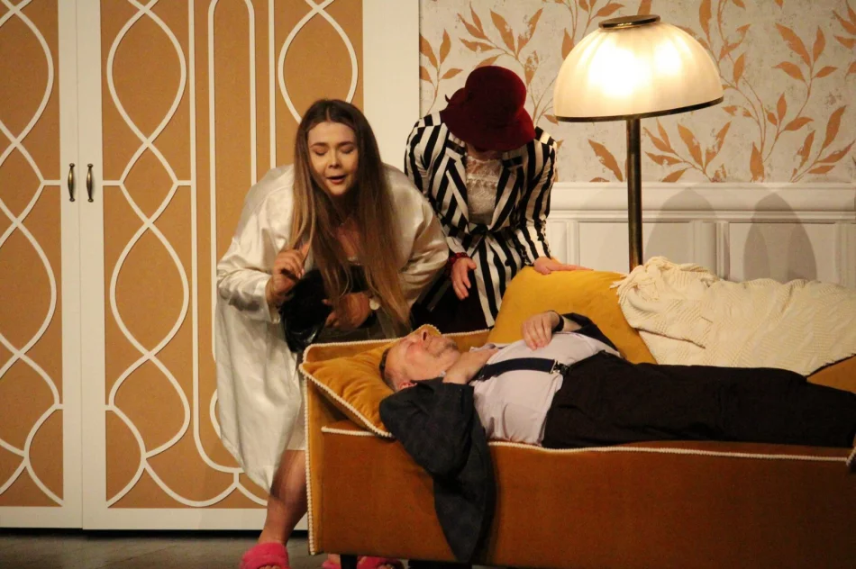 Premiera „Czarującego łajdaka” i jubileusz teatru (ZDJĘCIA) - zdjęcie 14