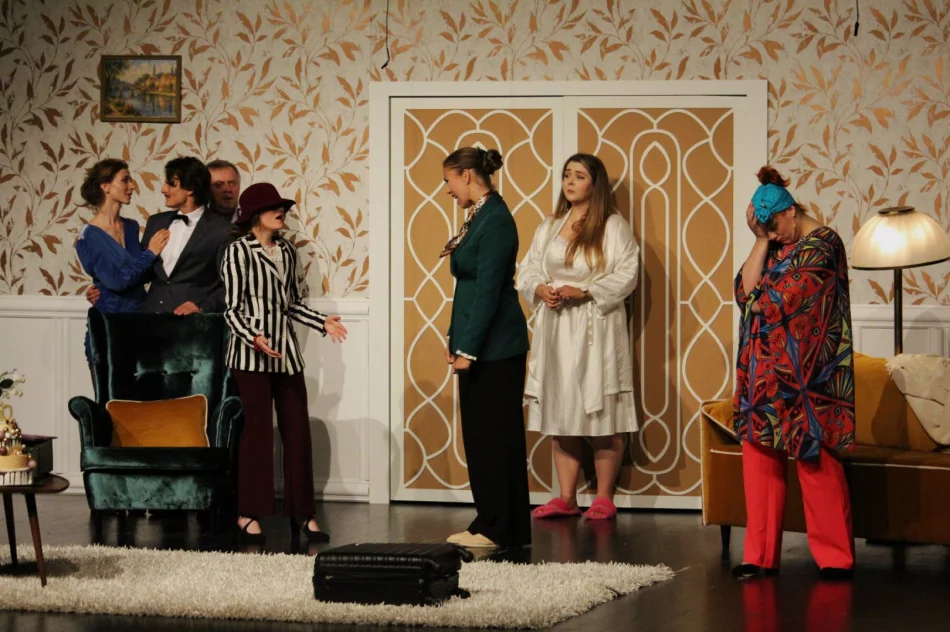 Premiera „Czarującego łajdaka” i jubileusz teatru (ZDJĘCIA) - zdjęcie 19