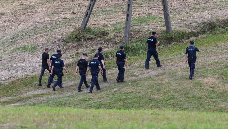 Szczątków dronów szuka ok. 12 tys. policjantów - zdjęcie 1