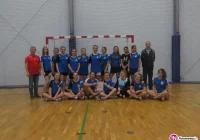 Młode szczypiornistki rozstrzygnęły walkę o mistrzostwo powiatu - zdjęcie główne