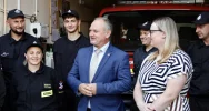 Przekazanie nowego zestawu hydraulicznego jednostce Ochotniczej Straży Pożarnej Pisarzowa - zdjęcie 2