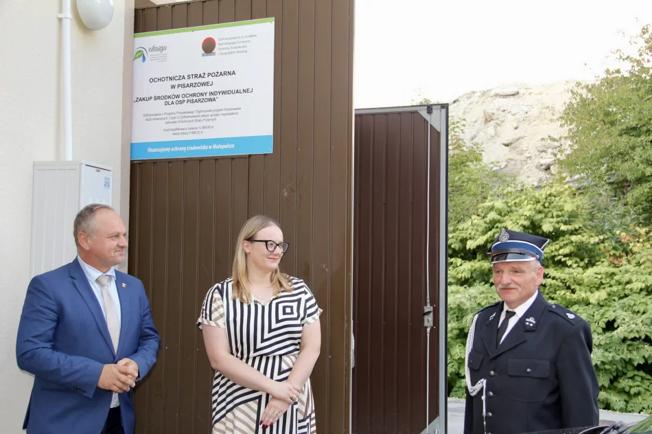 Przekazanie nowego zestawu hydraulicznego jednostce Ochotniczej Straży Pożarnej Pisarzowa - zdjęcie 5