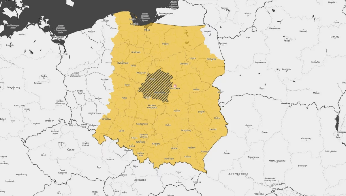 IMGW ostrzega przed silnym deszczem z burzami dla większości Polski