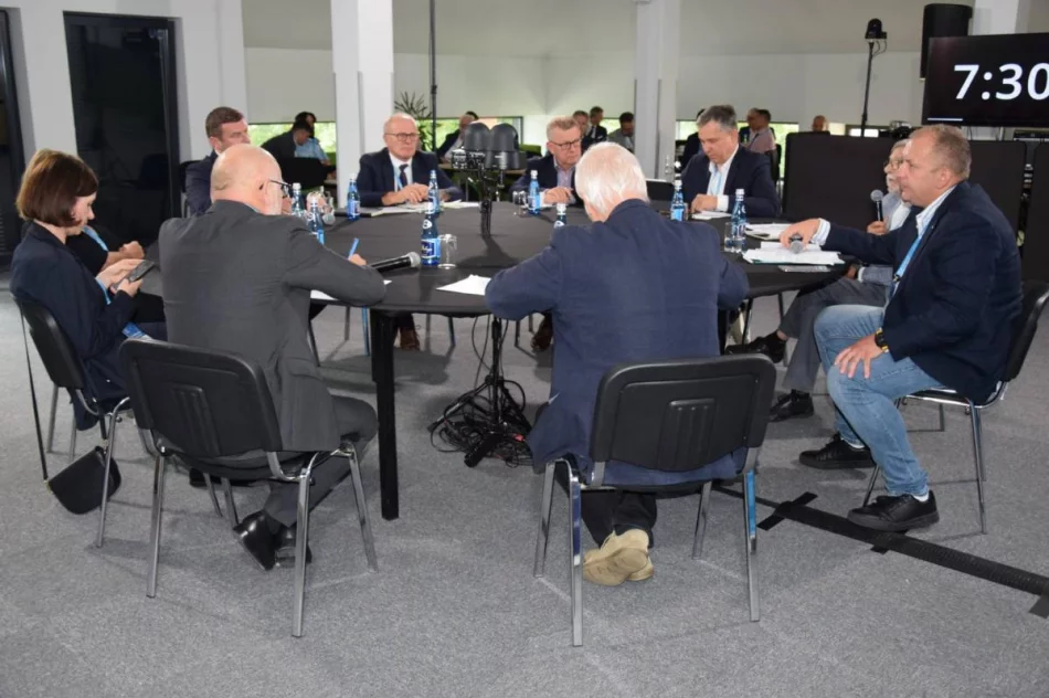 Samorządowcy i eksperci debatowali o przyszłości oświaty - zdjęcie 19