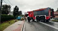 Wypadł z drogi i uderzył w ogrodzenie - zdjęcie 2