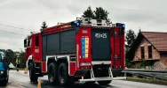 Wypadł z drogi i uderzył w ogrodzenie - zdjęcie 4