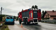 Wypadł z drogi i uderzył w ogrodzenie - zdjęcie 5