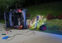 Auto rozbiło się na studni. Nietrzeźwy właściciel zgłosił kradzież - zdjęcie główne