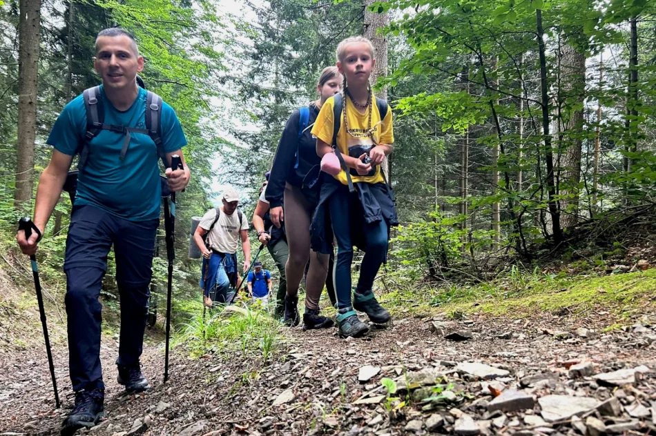 Spotkaniem turystów na Lubogoszczy zakończyły się wędrówki w ramach akcji „Odkryj Beskid Wyspowy 2025” - zdjęcie 3