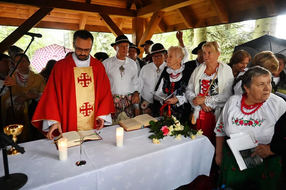 Spotkaniem turystów na Lubogoszczy zakończyły się wędrówki w ramach akcji „Odkryj Beskid Wyspowy 2025” - zdjęcie 4