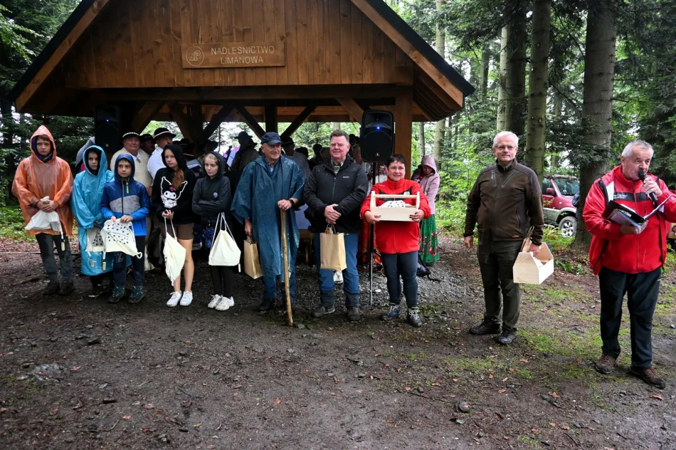 Spotkaniem turystów na Lubogoszczy zakończyły się wędrówki w ramach akcji „Odkryj Beskid Wyspowy 2025” - zdjęcie 15
