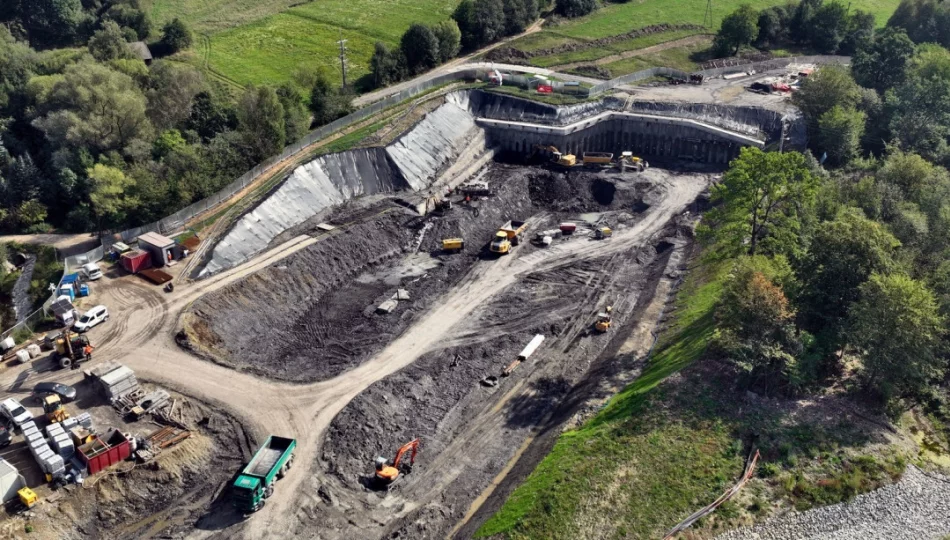 Gotowy zachodni portal tunelu - zdjęcie 1