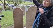 Zwiedzano odnowiony cmentarz - zdjęcie 4