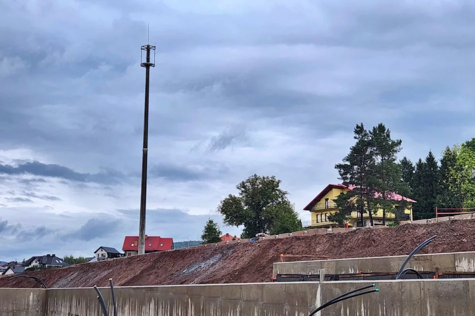 Maszt góruje nad stacją. To GSM-R - zdjęcie 3
