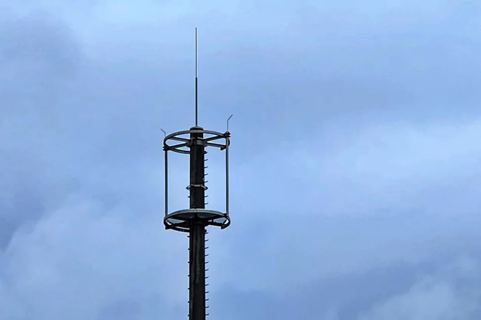 Maszt góruje nad stacją. To GSM-R - zdjęcie 4