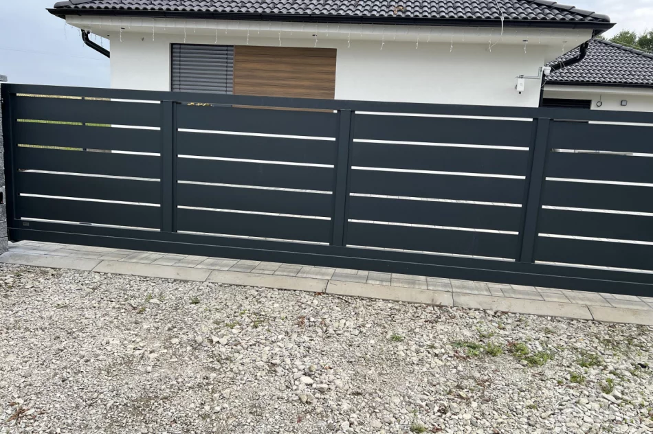 Nowoczesne bramy i ogrodzenia z aluminium oraz stali - zdjęcie 6