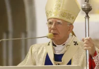 Hierarcha na odpuście apelował do rodziców: "szerzy się ideologie antychrześcijańskie" - zdjęcie główne