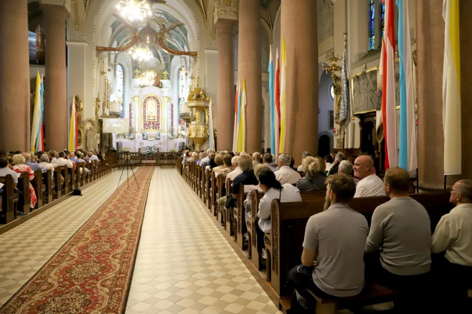 AVE MARIA MATER DOLOROSA - za nami piękny koncert w Limanowskiej Bazylice - zdjęcie 14
