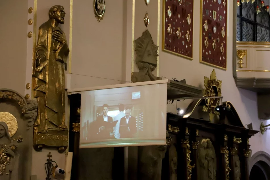 W limanowskiej bazylice odbył się piękny koncert „AVE MARIA MATER DOLOROSA” - zdjęcie 12
