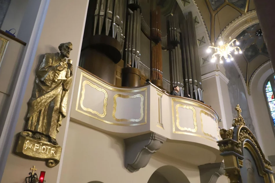W limanowskiej bazylice odbył się piękny koncert „AVE MARIA MATER DOLOROSA” - zdjęcie 18