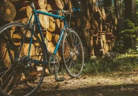 Od draisiny do gravelu: jak historia roweru kształtuje naszą jazdę dzisiaj - zdjęcie główne