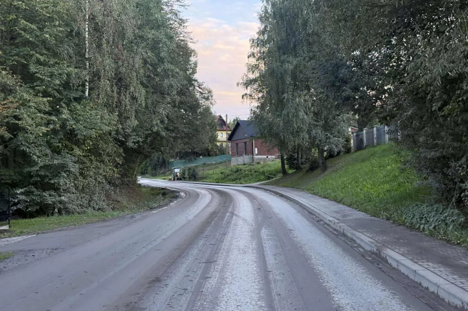 Mieszkańcy: urobek trafia w kolejne miejsca, zagraża zwierzętom - zdjęcie 2