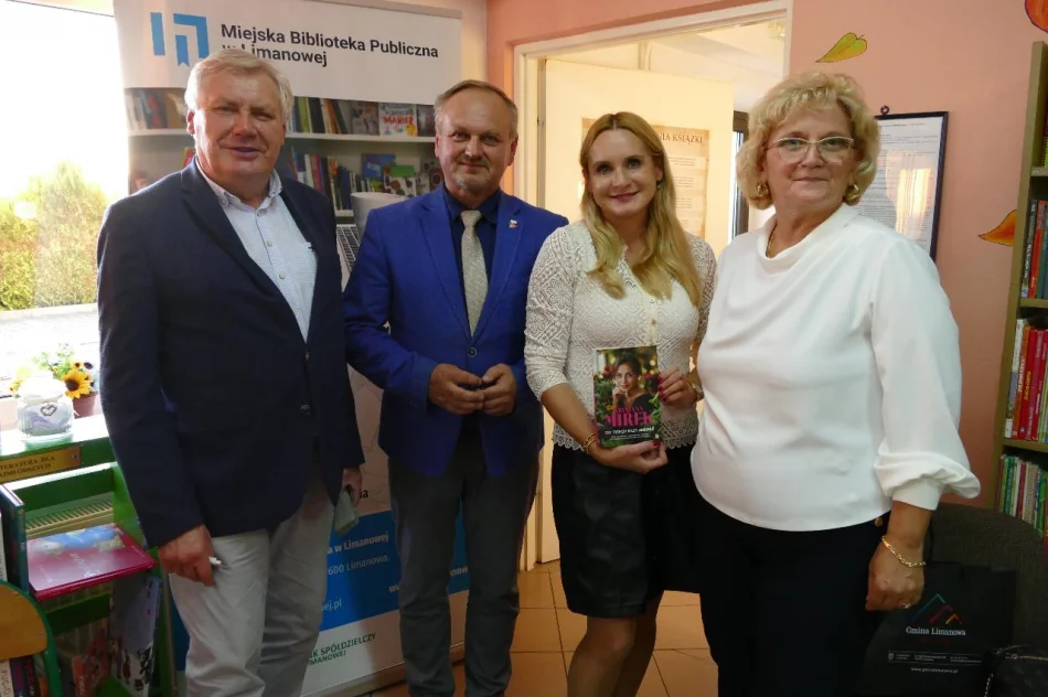 Spotkanie z pisarką Krystyną Mirek w bibliotece w Kaninie - zdjęcie 3