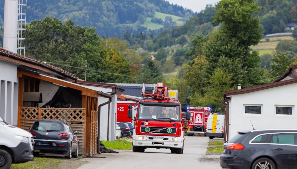 Pożar w zakładzie, wezwano straż - zdjęcie 1