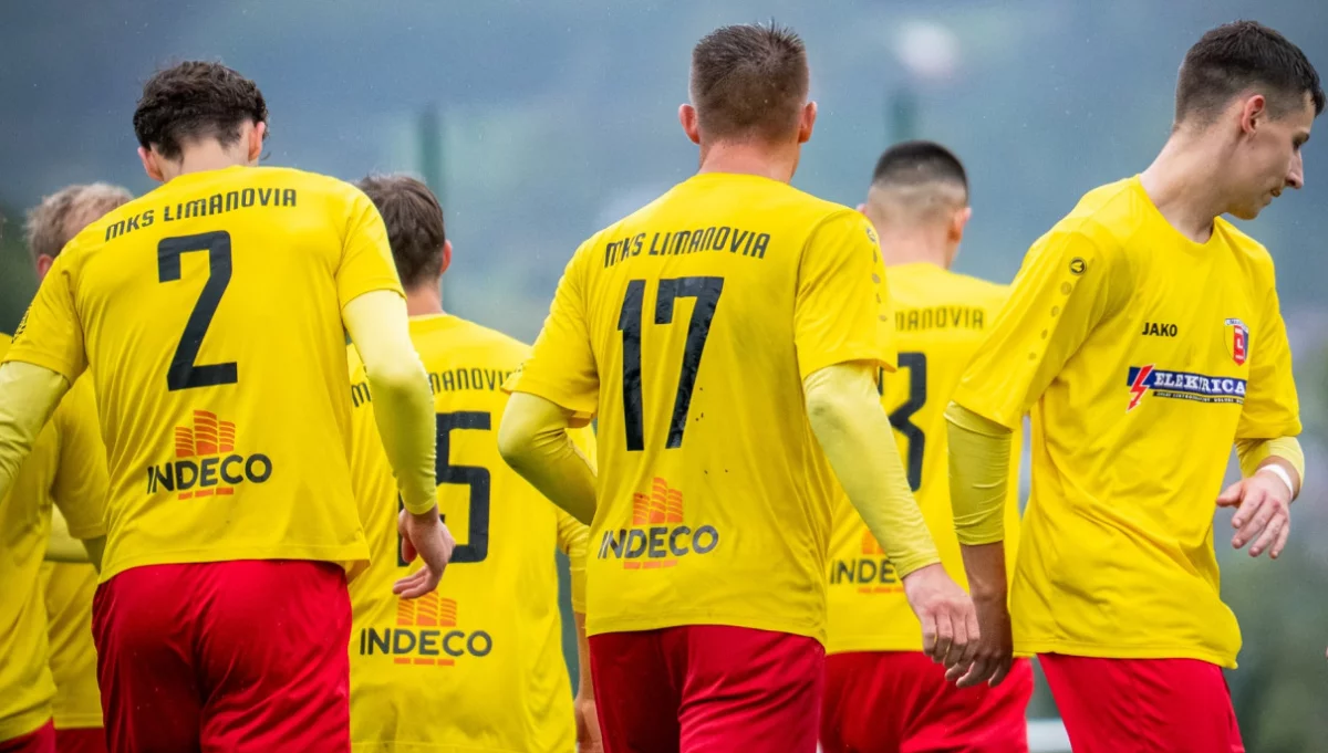 Limanovia na wyjeździe bez zmian. Wicelider przyciśnięty w końcówce.