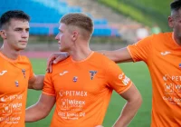 Mecz czołowych drużyn V ligi: Gród – Turbacz, jedyny gol z rzutu karnego w doliczonym czasie gry - zdjęcie główne