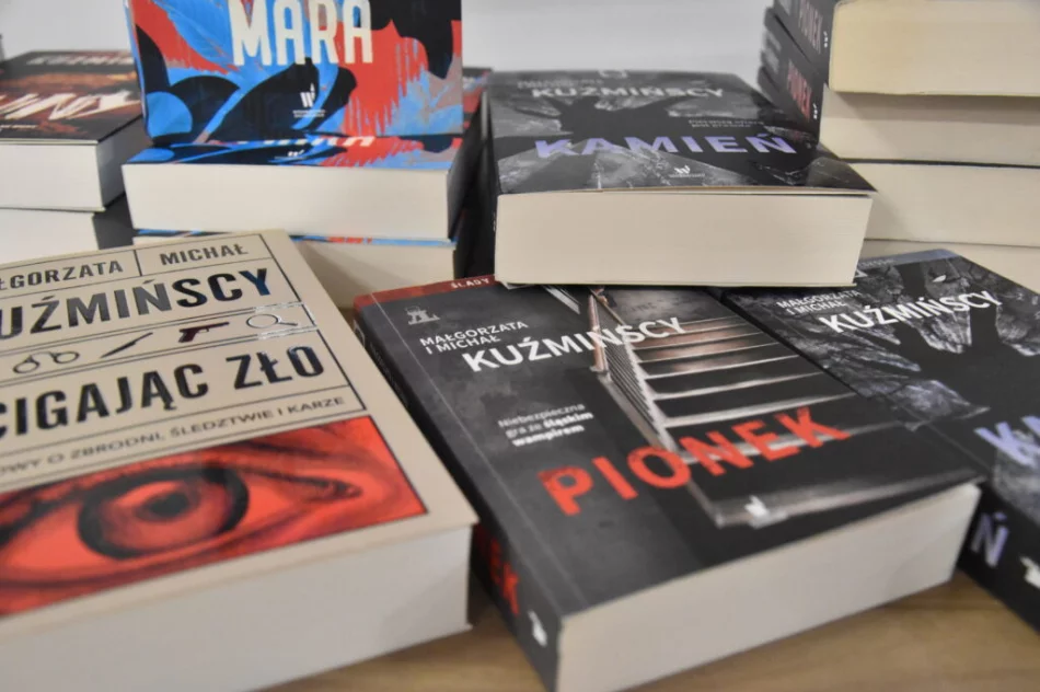 Spotkanie z etnokryminałami w bibliotece miejskiej - zdjęcie 7