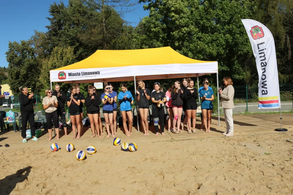  Odbył się Turniej Siatkówki Plażowej o Puchar Burmistrz Miasta Limanowa - zdjęcie 9