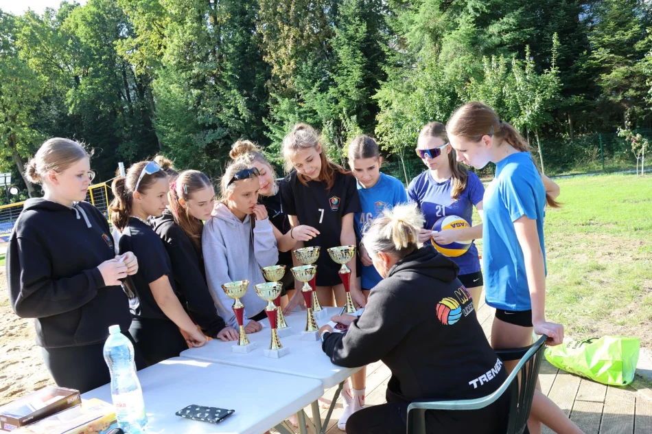  Odbył się Turniej Siatkówki Plażowej o Puchar Burmistrz Miasta Limanowa - zdjęcie 13